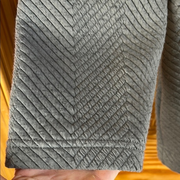 Fabletics Vanessa Quilted Cardigan. Medium. Excellent condition. - Picture 3 of 8